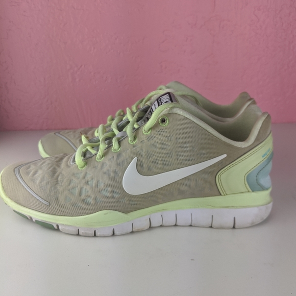 Nike Shoes - Nike women's size 7.5